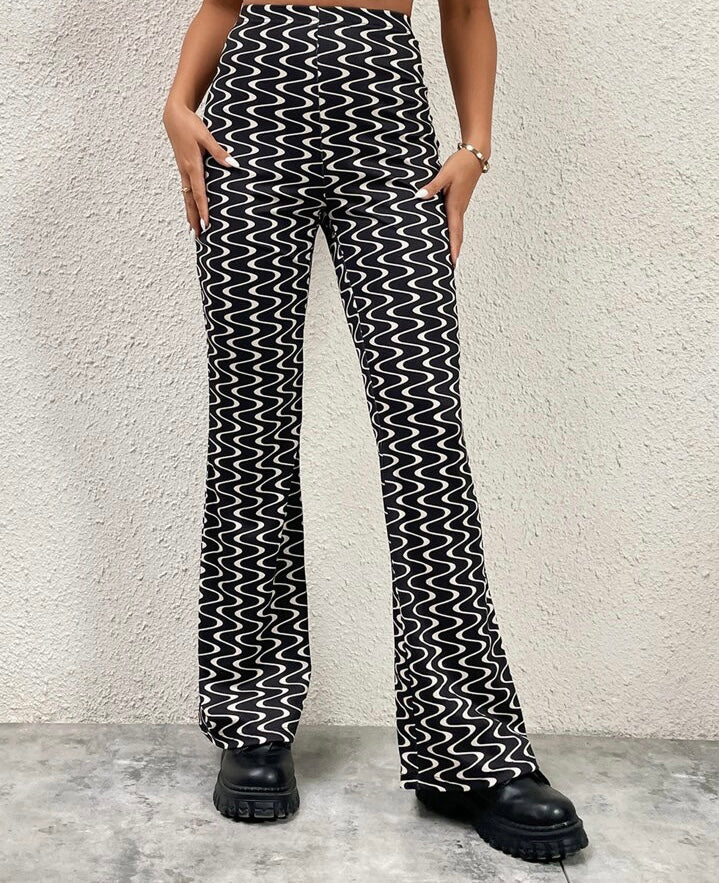 SHEIN MOOSTA Wavy Line Print Flare Leg Pants