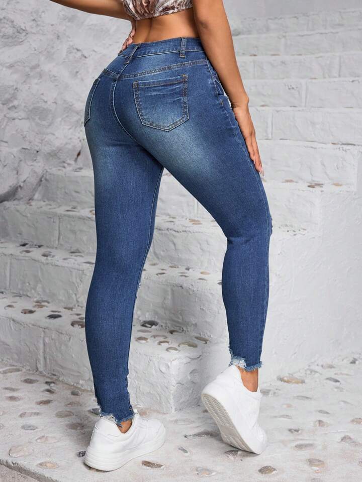 SHEIN PETITE Women's Skinny Casual Daily Wear Ripped Denim Jeans With Pockets.